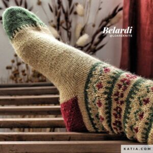 laines-hygge-patron-tricoter-tricot-crochet-chaussettes-chaussettes-longues-automne-hiver-katia-5006-1-g